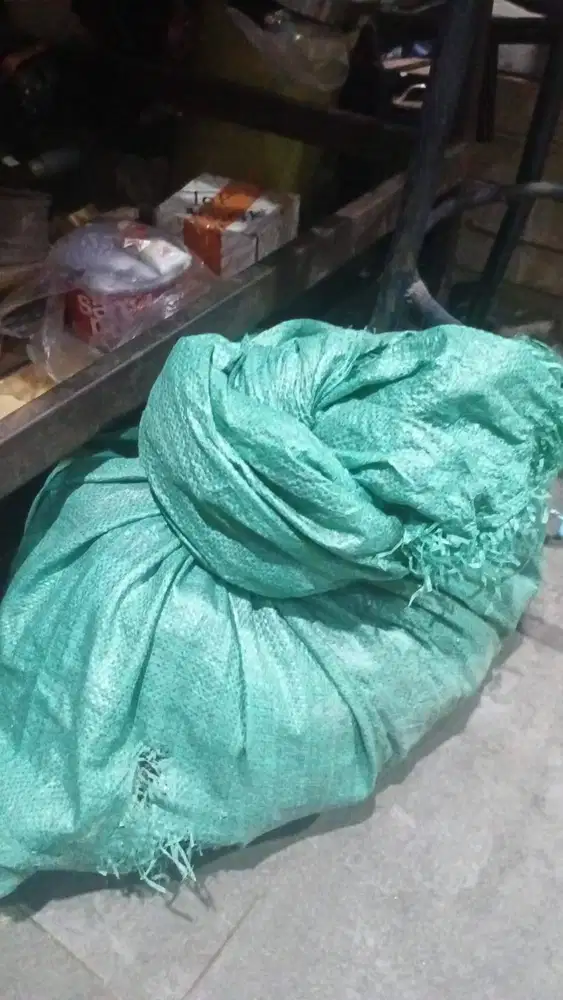 DIBUTUHKAN OB DAN BAGIAN GUDANG TOKO BAHAN BANGUNAN