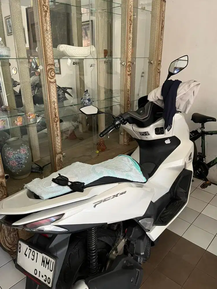 PCX CBS putih 2025