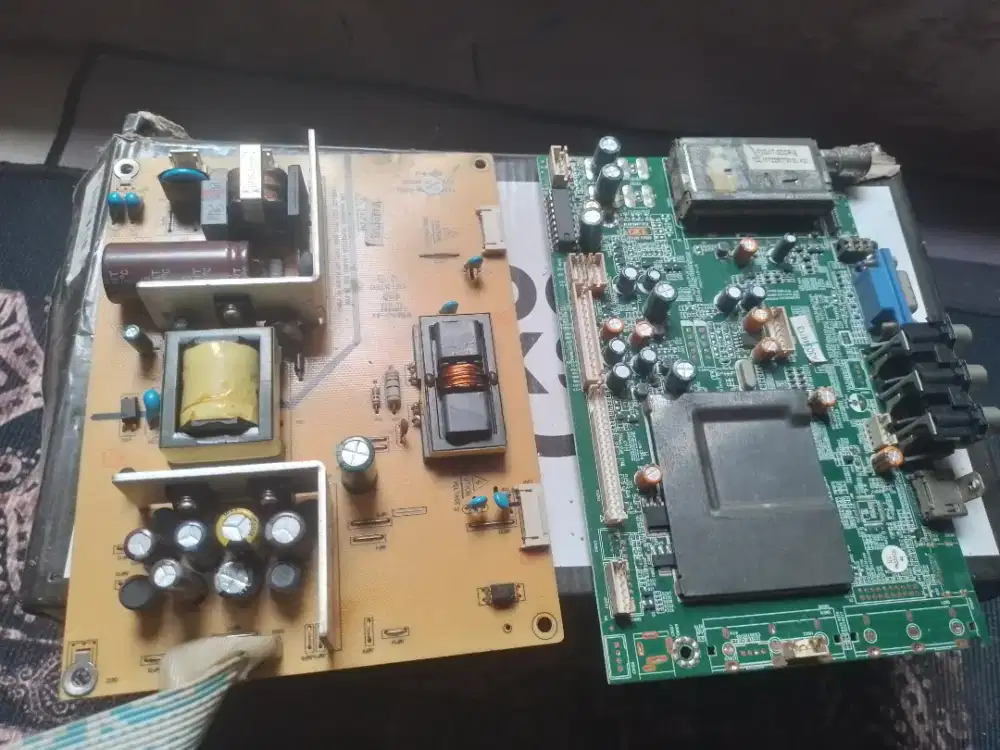 PSU dan Mesin TV SANYO 24 inc model : L24C300