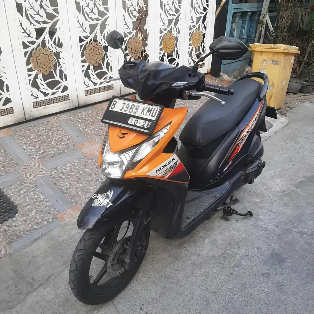 Honda Beat Fi 2013 ss lengkap mesin bagus,plt Bekasi Kota,Stater hidup