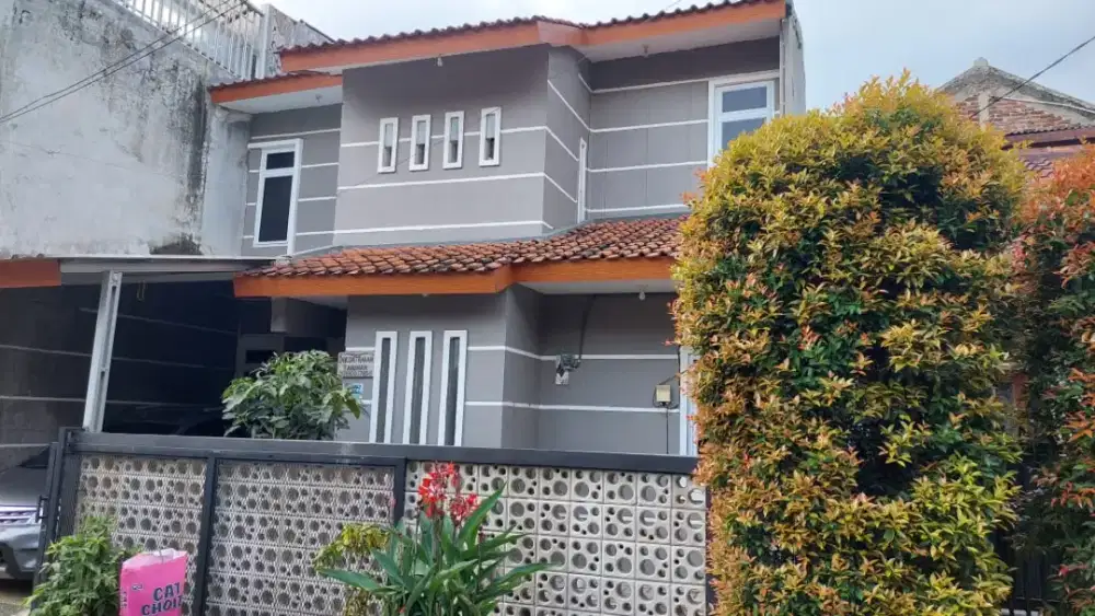 Disewakan Rumah 2 Tingkat (Baru Renov) Tahunan