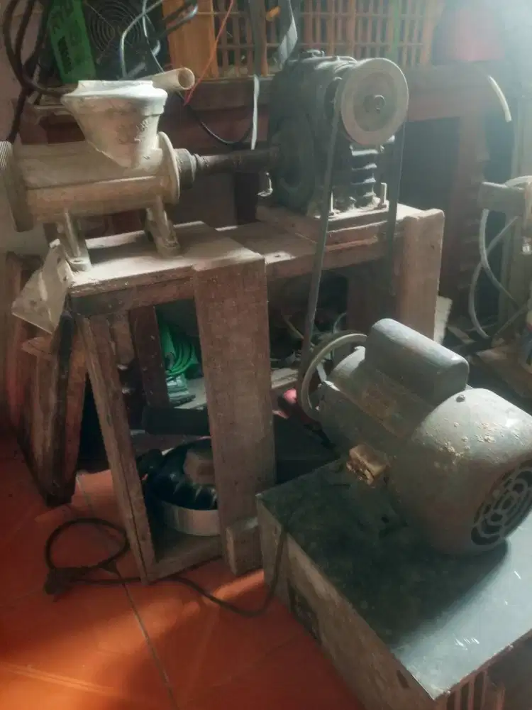 DIJUAL 1 SET MESIN GILING DAGING/PENTOL SIAP PAKAI