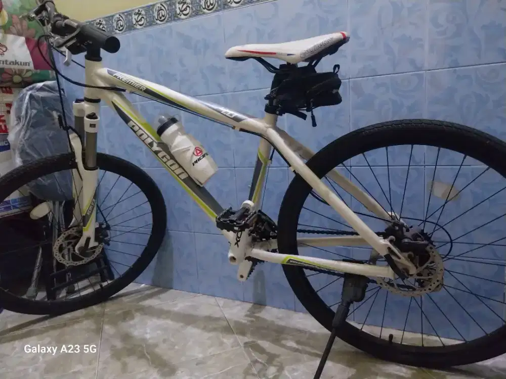 Sepeda Polygon PREMIER 4.0
