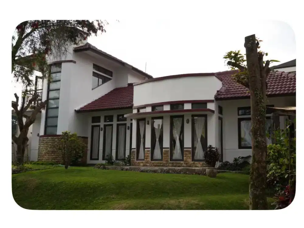 Jual BU Rumah Asri Siap Huni Halaman Luas di setiabudi regency bandung