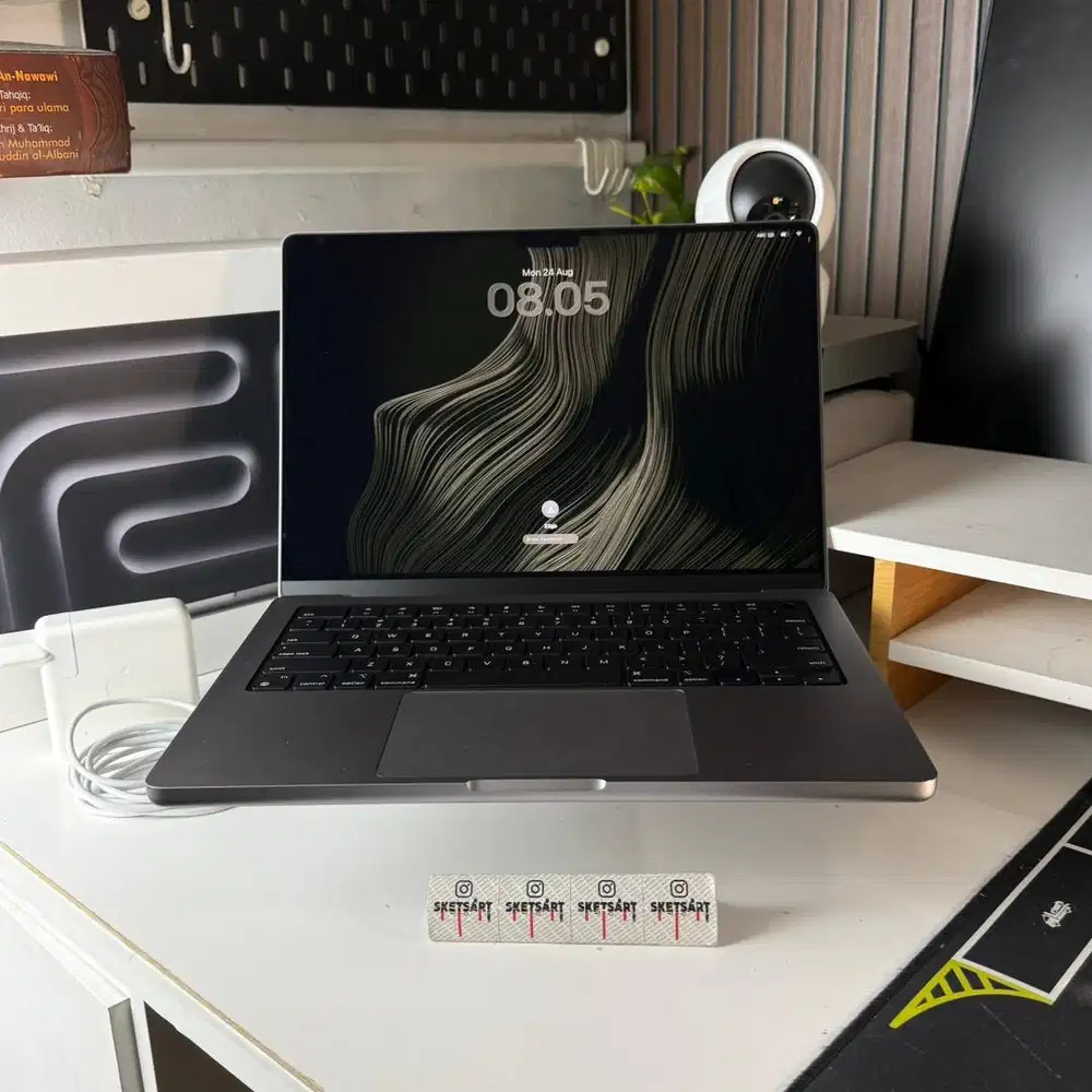 MacBook Pro M1 Pro 32gb 512gb 14inch Battery Health 96% Cycle Count 19