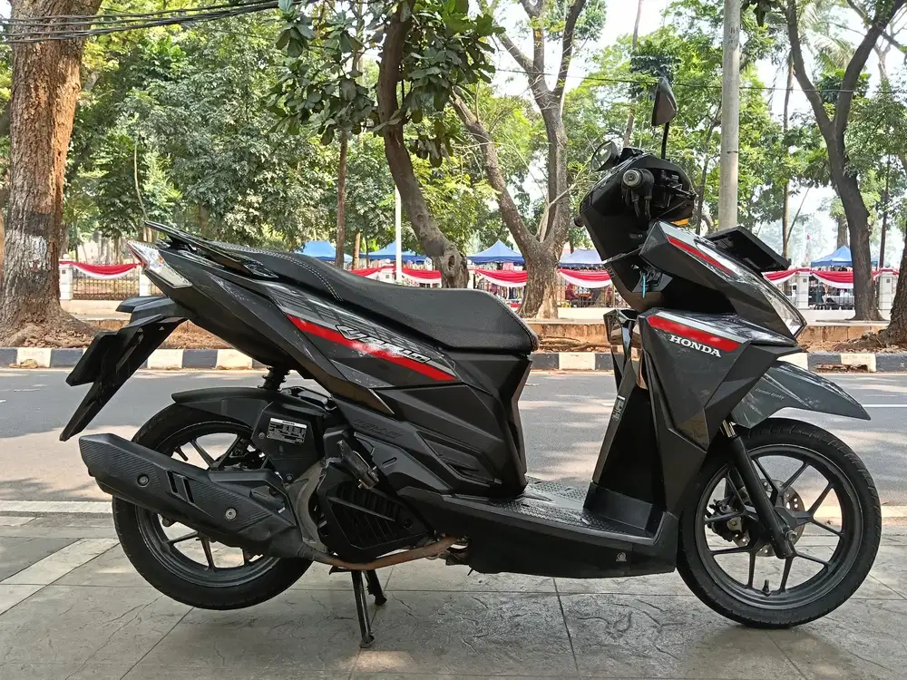 DIJUAL CASH HONDA VARIO 125 LED OLD CBS FI THN 2017 PJK IDUP
