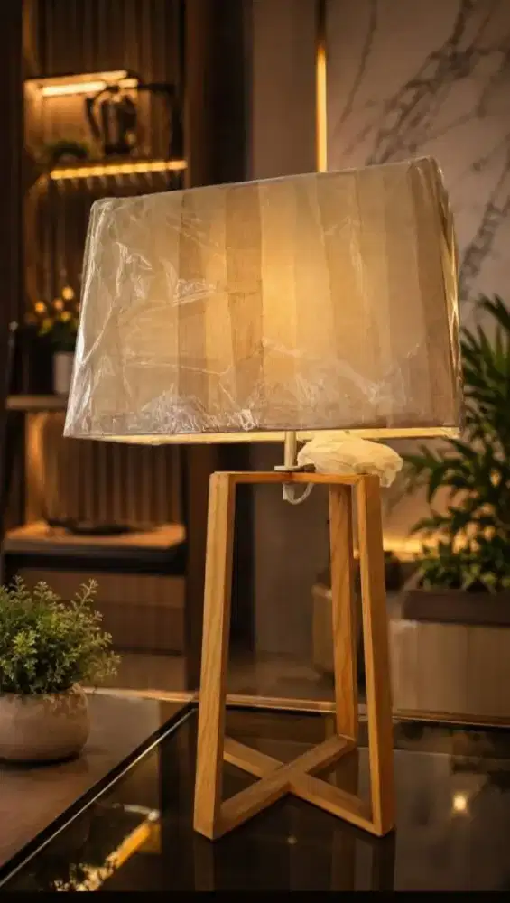 Lampu meja estetik elegan