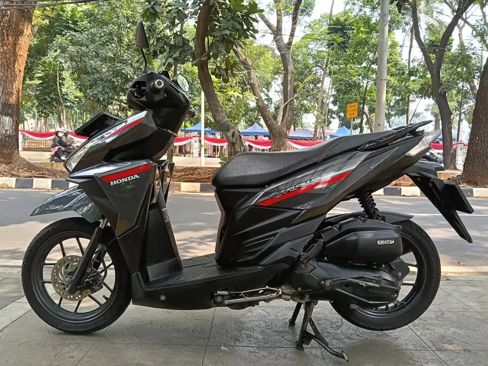 DIJUAL CASH HONDA VARIO 125 LED OLD CBS FI THN 2017 PJK IDUP