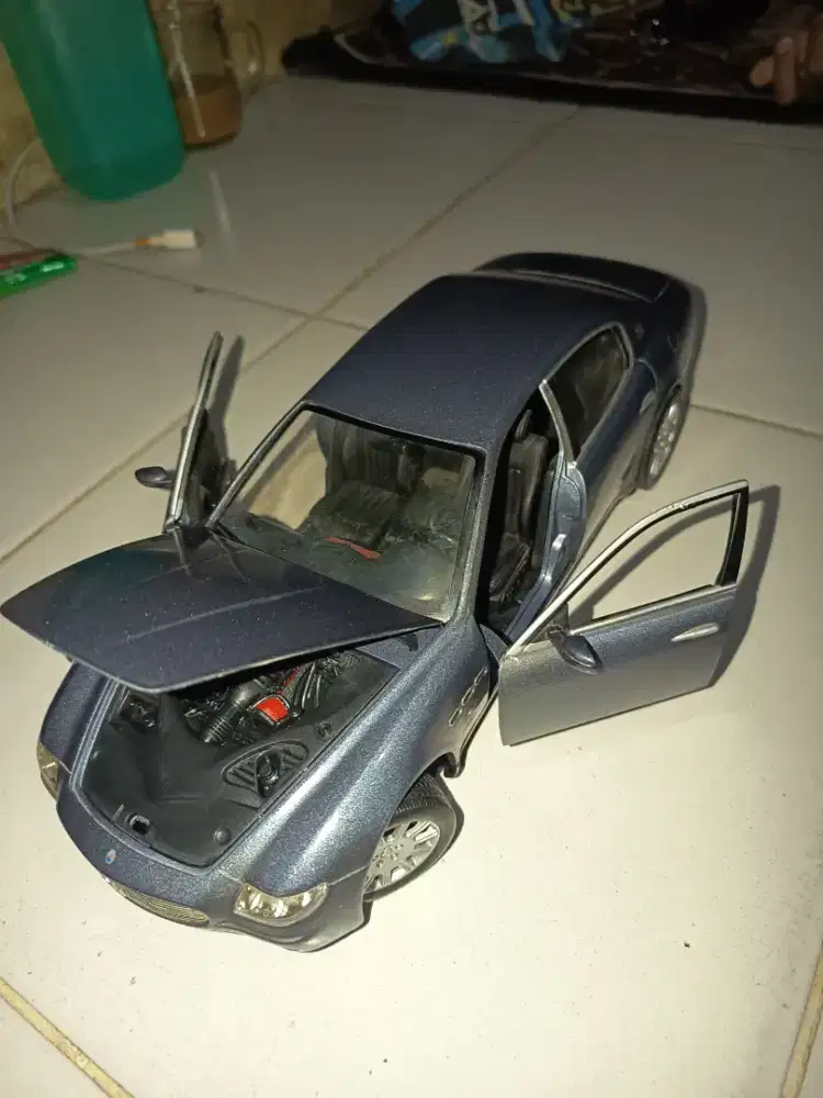 Hot Wheels Marisetti scala 1 : 18