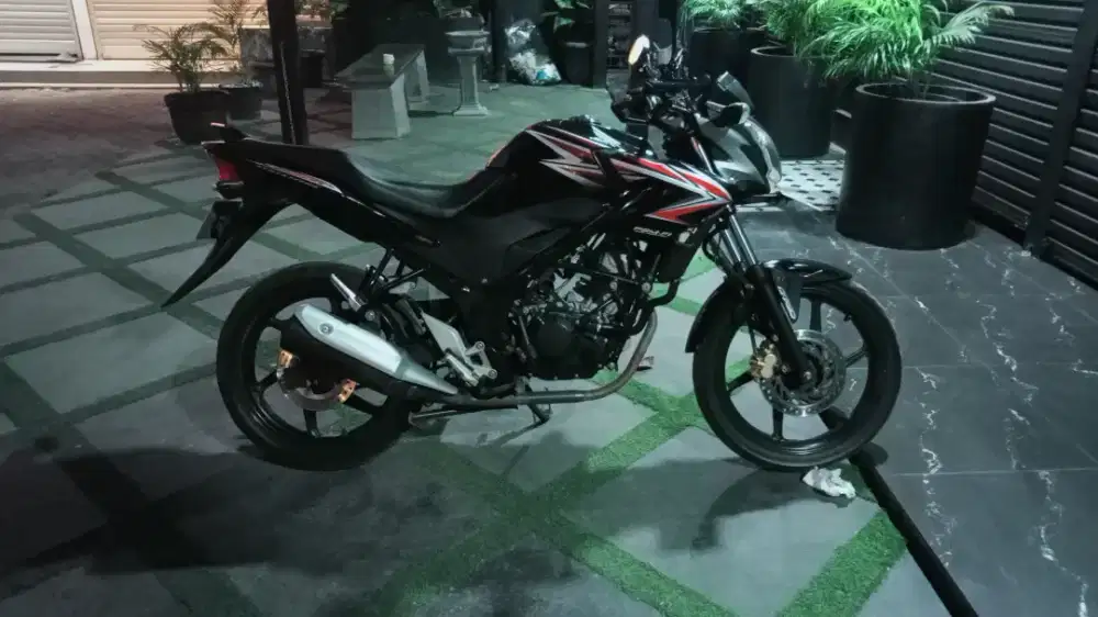 CB 150R Streetfire 2013 istimewa