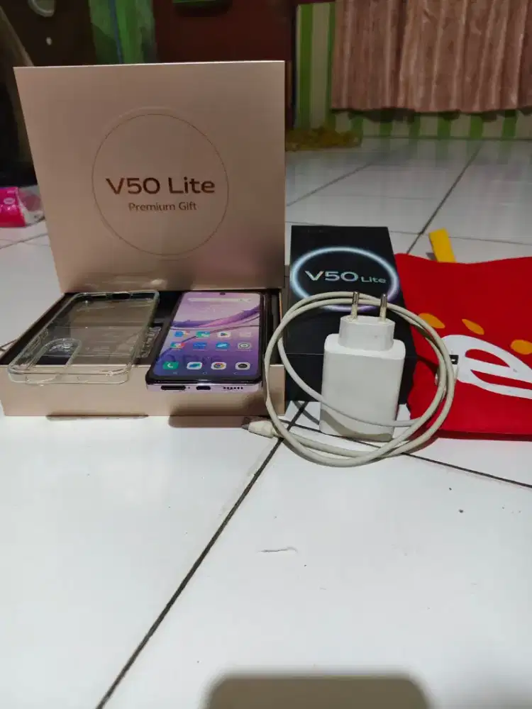 Vivo V50 lite 8/128 full seat