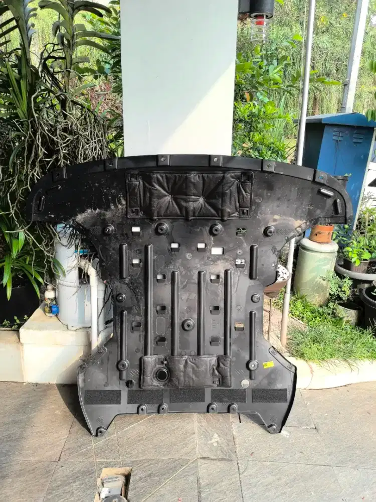 Penutup bawah mesin atau cover under skid plate motor BYD ATTO1 2026