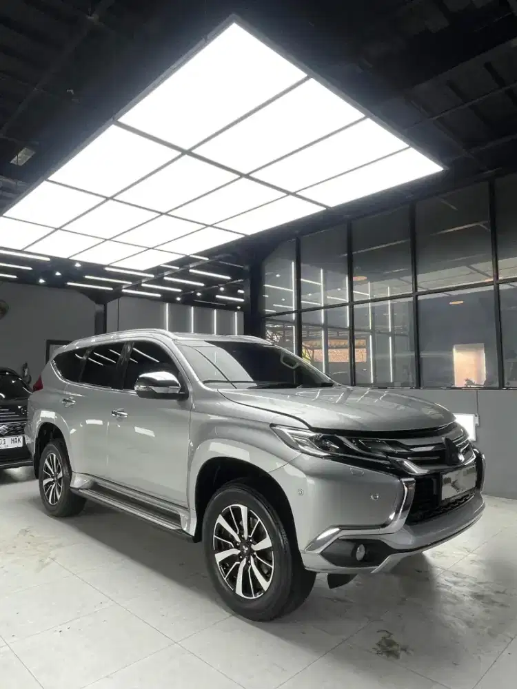 Mitsubishi Pajero Sport Dakar Ultimate 2.4 4x2 AT Silver