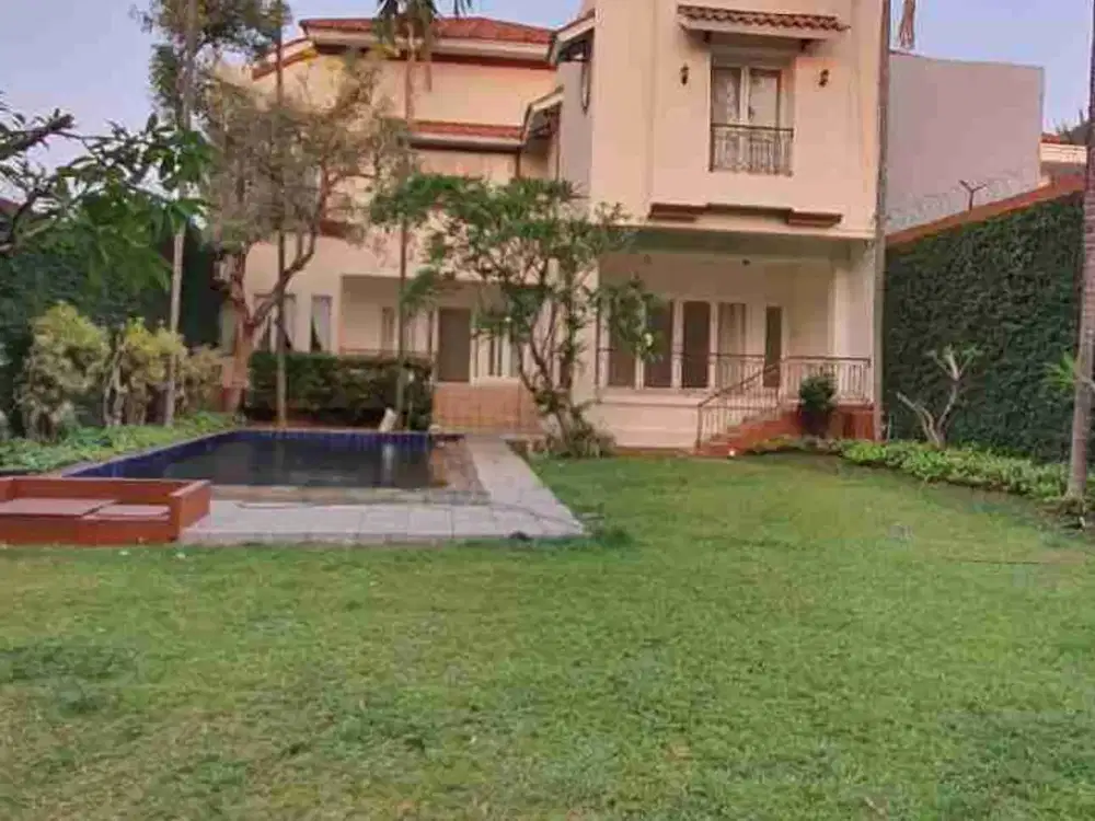 disewakan rumah 5 kamar Kemang Jakarta Selatan