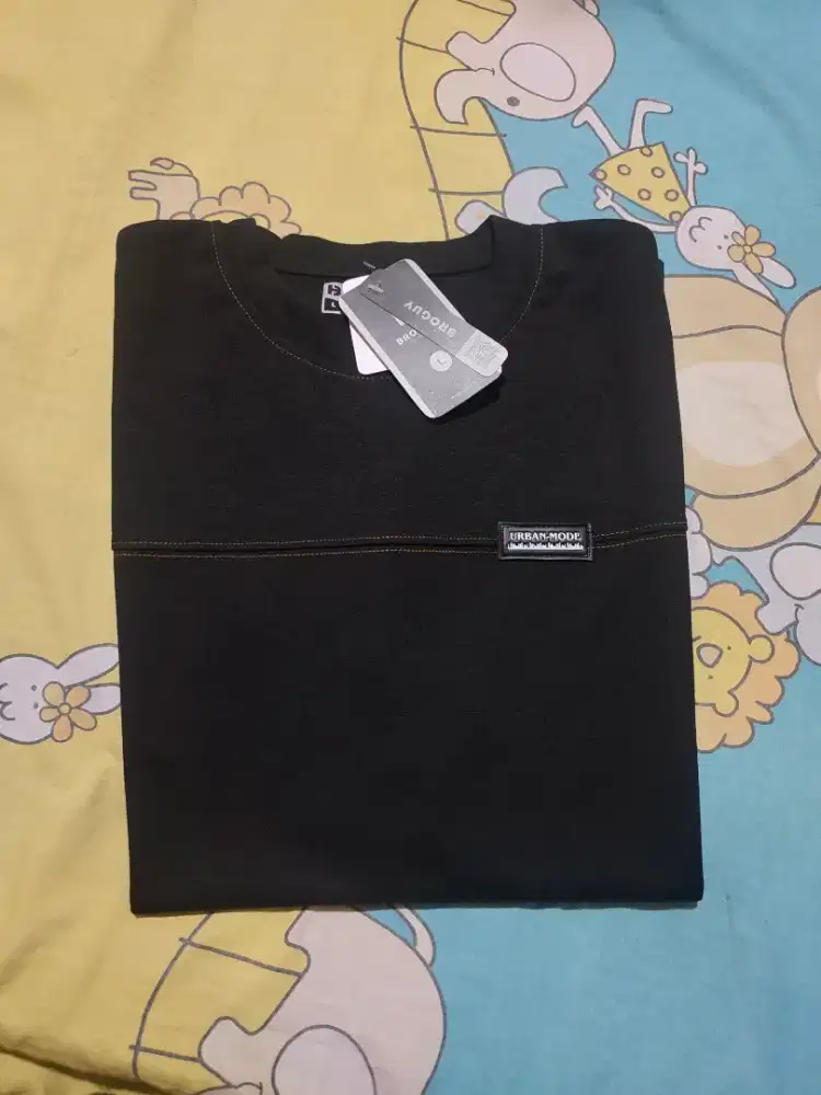 Kaos Urban Mode Kondisi Baru Ukuran L