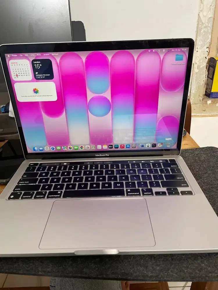 Macbook Pro 2020 M1 RAM 16 GB/256- Fisik Mulus Like New Batre Normal