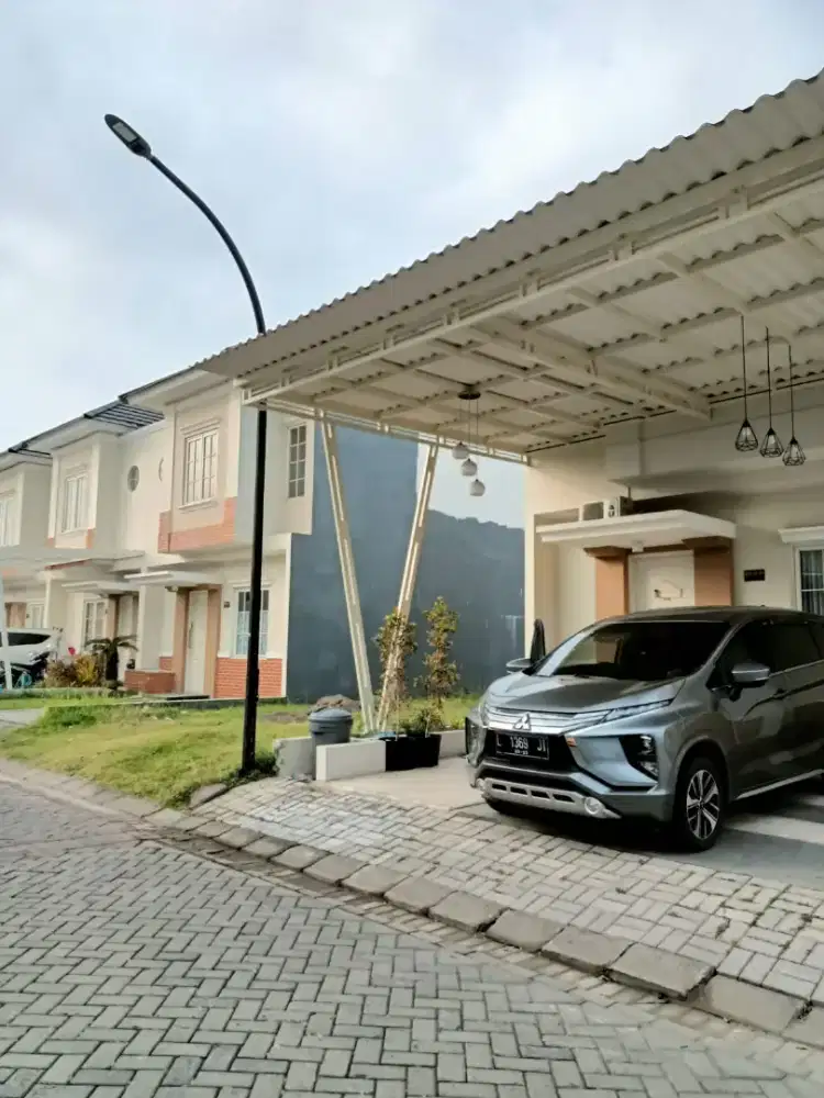 Disewakan Rumah 2 lantai Dengan lingkungan Asri dan Nyaman