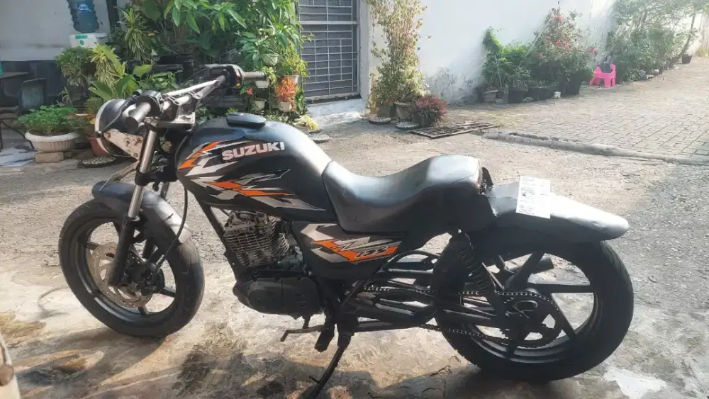 SUZUKI THUNDER COSTUM 2005