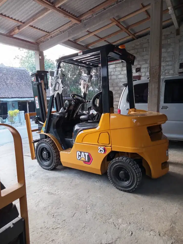 Forklift 2,5 Ton CAT Mast 3 Meter 2021