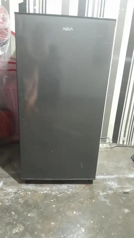 Kulkas aqua 1 pintu