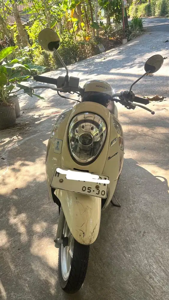 Scoopy 2015 warna cream