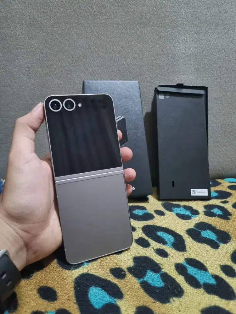 Samsung Galaxy Z Flip 6 5G 12/256GB Fullset Ori Normal Sein Indonesia