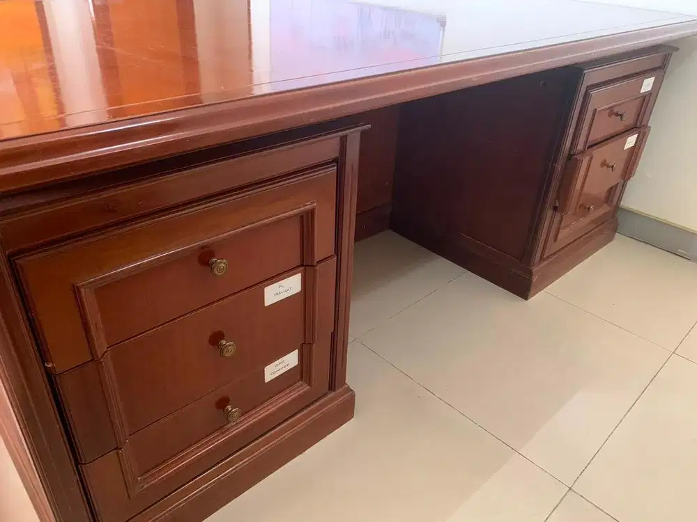 Meja Kerja Kayu Direktur ukuran Besar