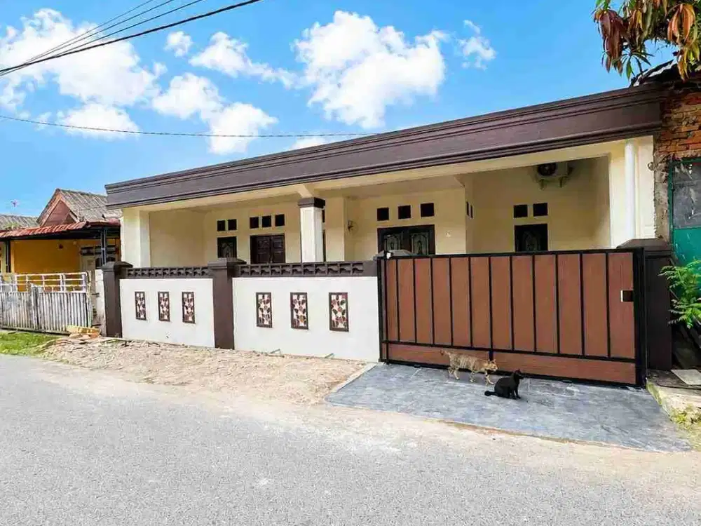 RUMAH CANTIK TEPI JALAN DILALUI ANGKOT SUKA MAJU SUNGGAL SHM