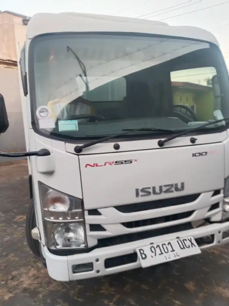 Isuzu CDE box 4 roda