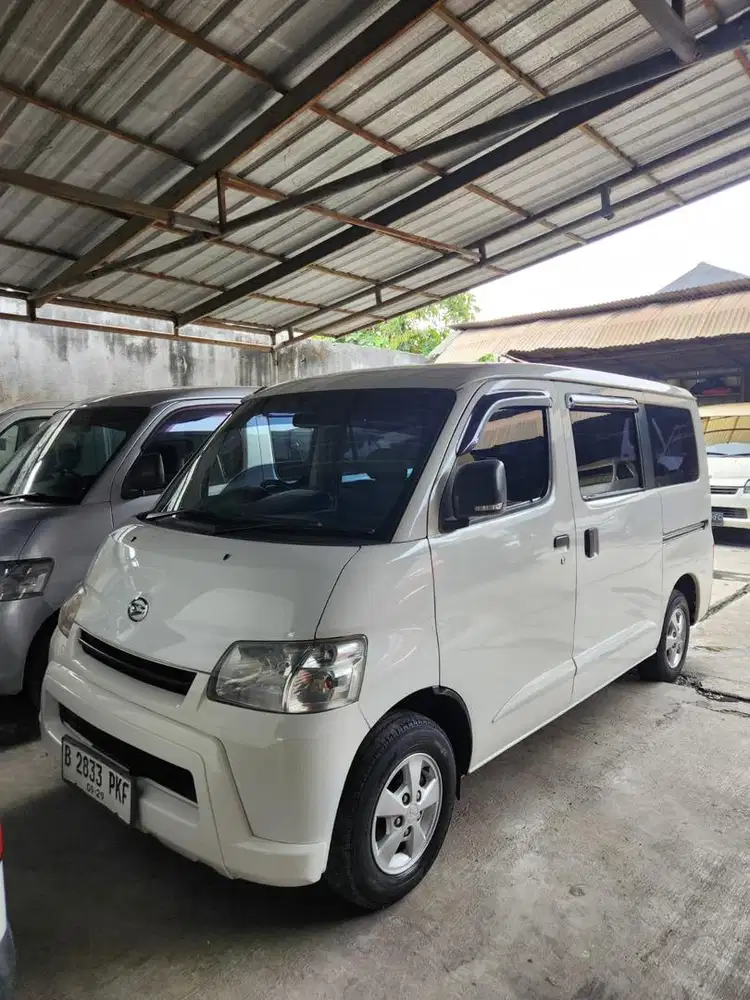 GRANMAX MINIBUS D 2019