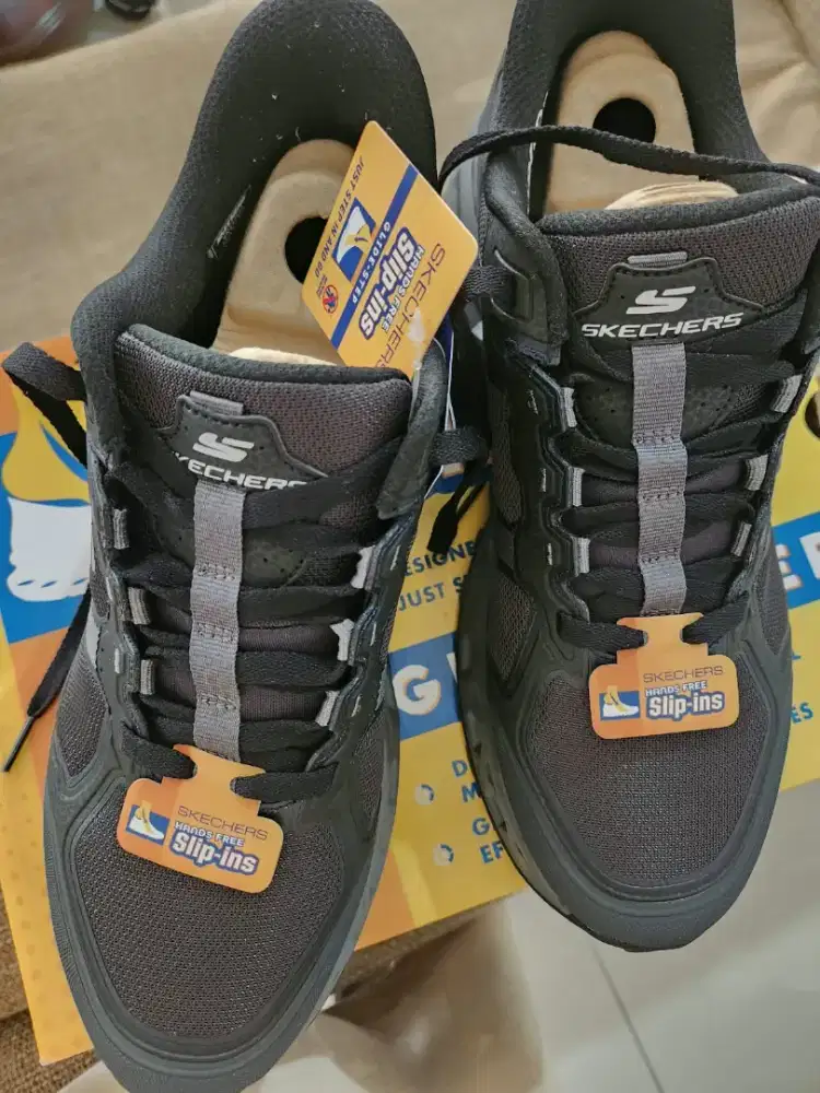 SKECHERS SLIP-INS GLIDE-STEP SIZE 42 41 bisa pakai