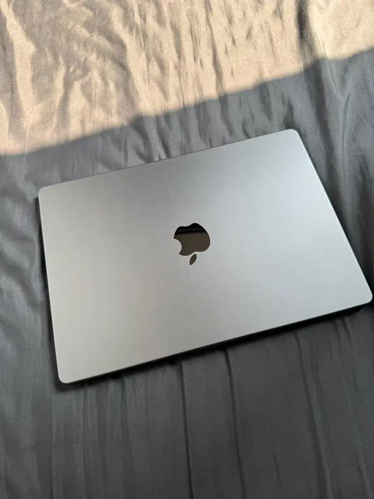 Jual macbook pro m3 8/512 jepang