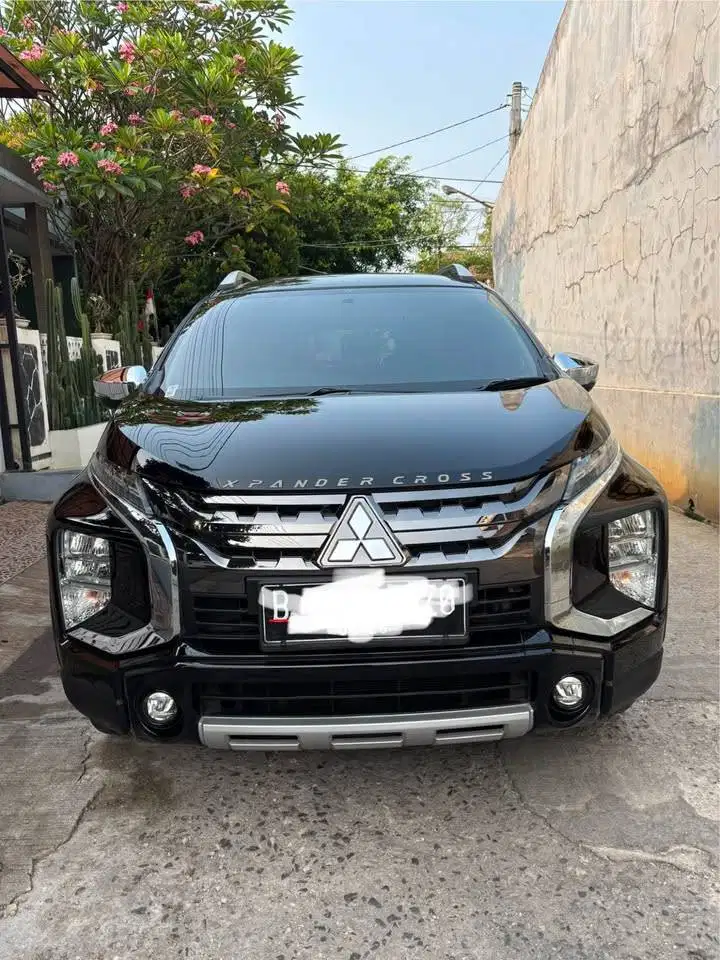 Mitsubishi Expander Cross