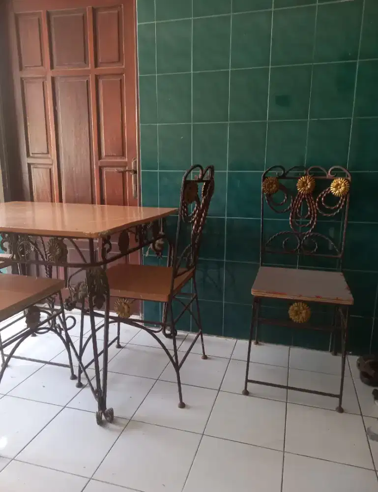 Dijual Meja makan+kursi