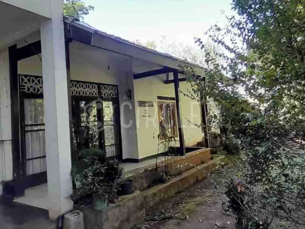 Rumah Luas Di Dago