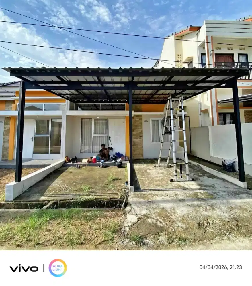 Kanopi baja ringan dan garasi