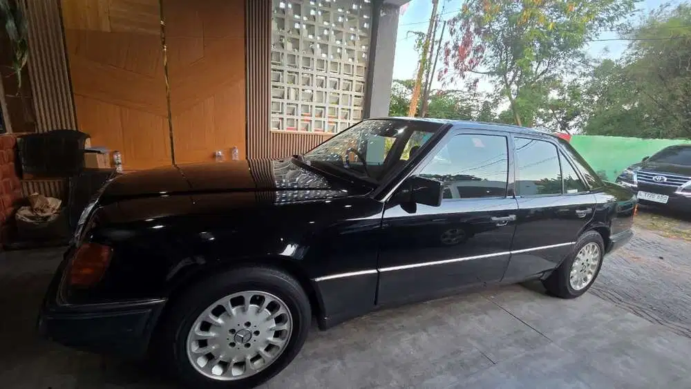 Mercedes-Benz W124 thn 1988 Bensin MT