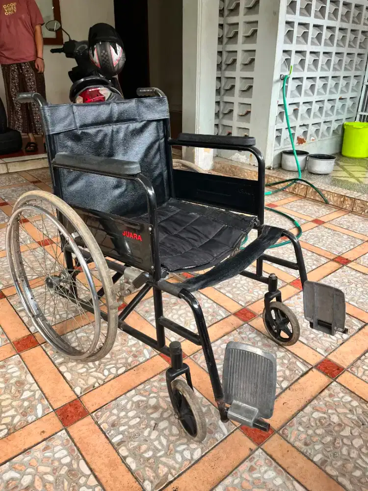 Kursi Roda Peninggalan