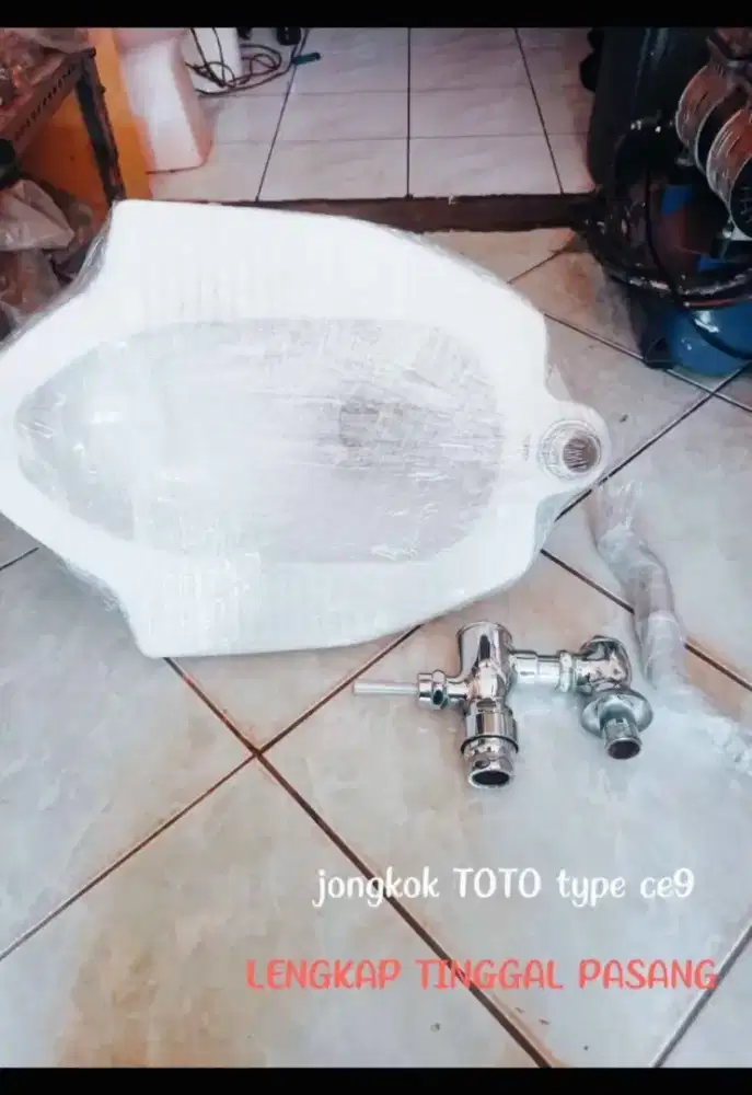 kloset jongkok toto type ce9 lengkap sama pushnya
