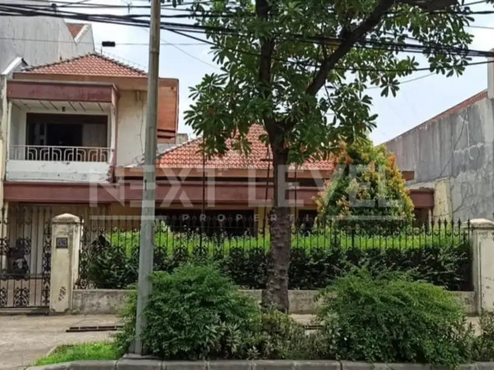Dijual rumah di raya jemur Andayani Surabaya timur