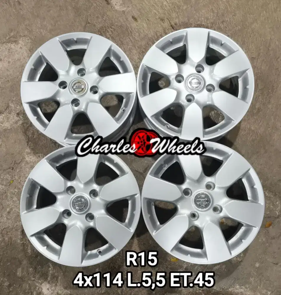 JUAL VELG OEM LIVINA R15 4X114,3 DLL