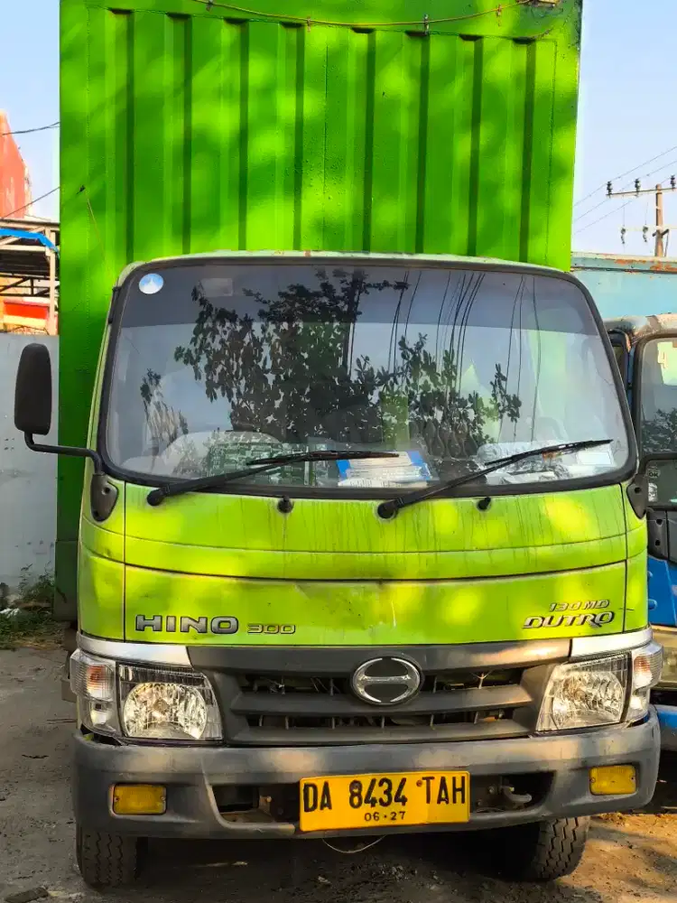 Hino dutro tahun 2013
