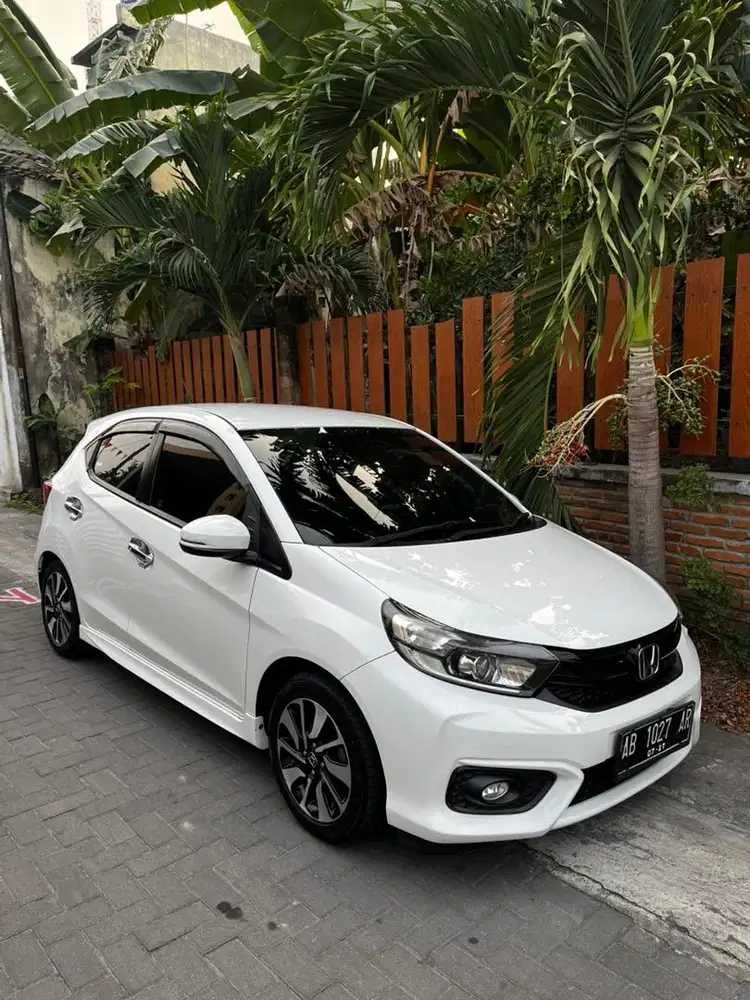 Jual mobil Brio RS 2020 warna putih
