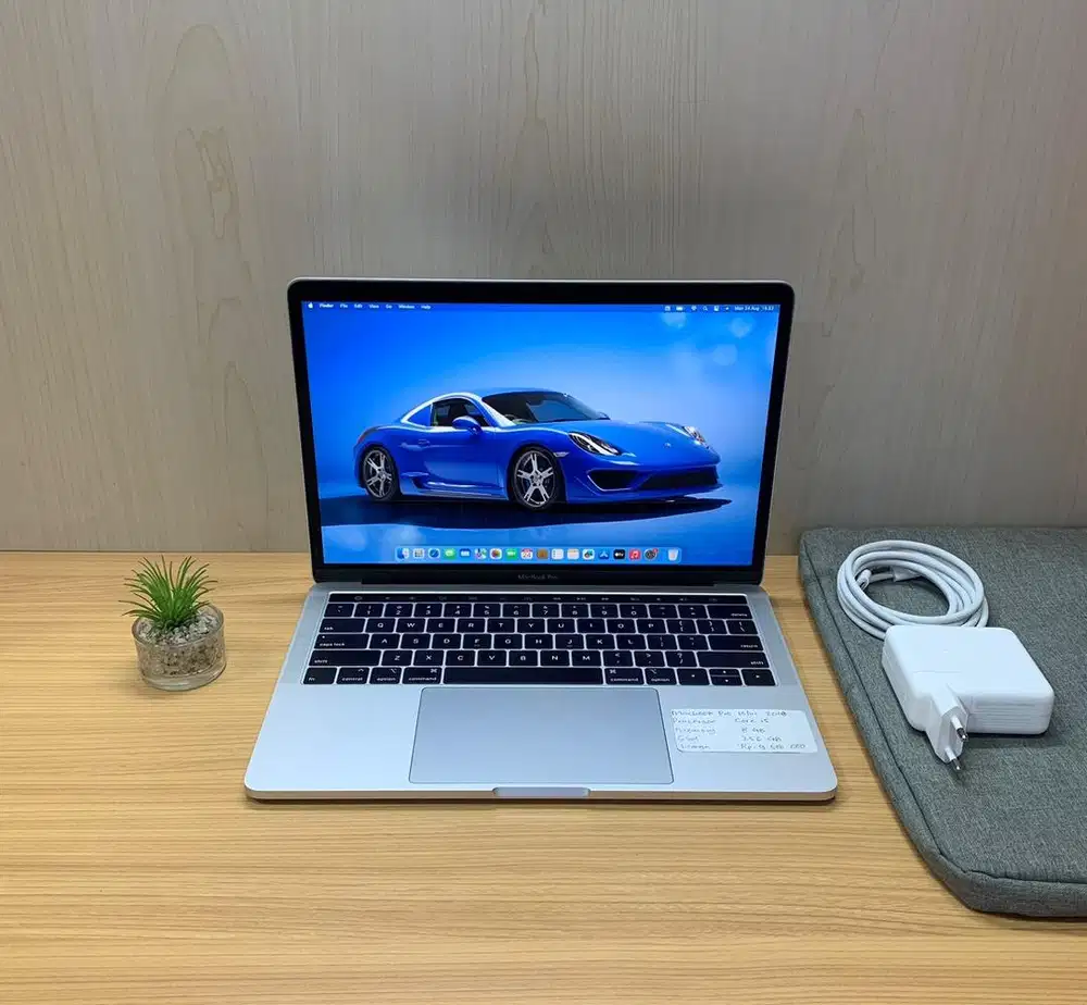 Macbook Pro touchbar 13inc 2018 core i5 RAM 8GB | SSD 256GB
