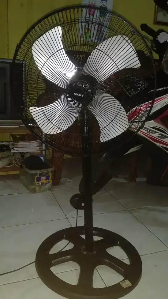 Kipas angin berdiri 16 inc