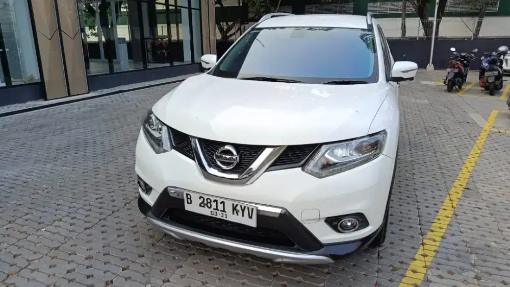 Dijual Nissan Xtrail mumer , pedagang Minggir dulu