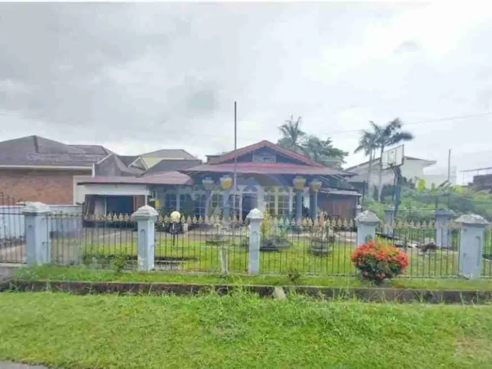 Rumah Klasik dengan lokasi yang sangat strategis