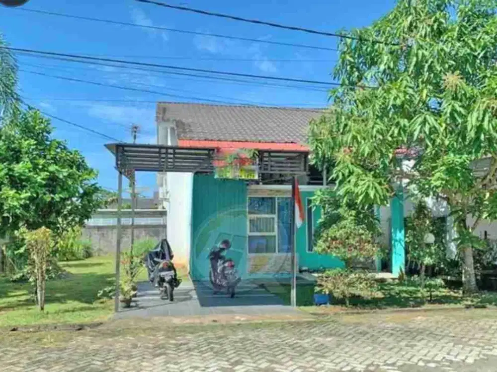 Rumah Hook dengan tanah samping yang luas