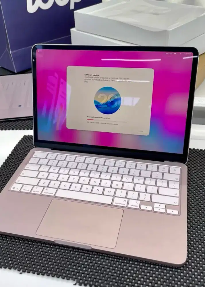 Macbook Neo 8/512GGB, suport finggerprint . Gratis sleevecase