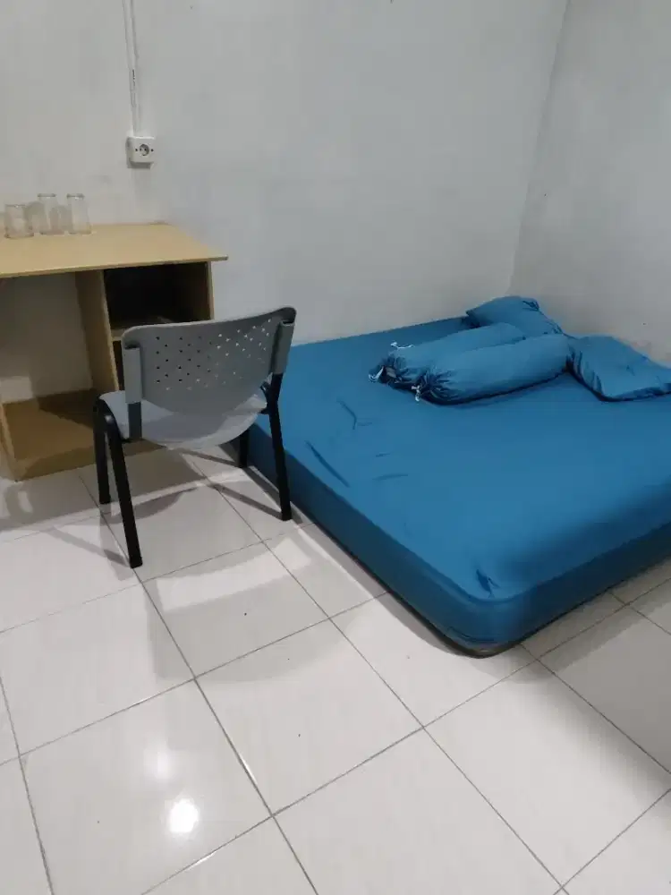Kamar kost kamar mandi dalam